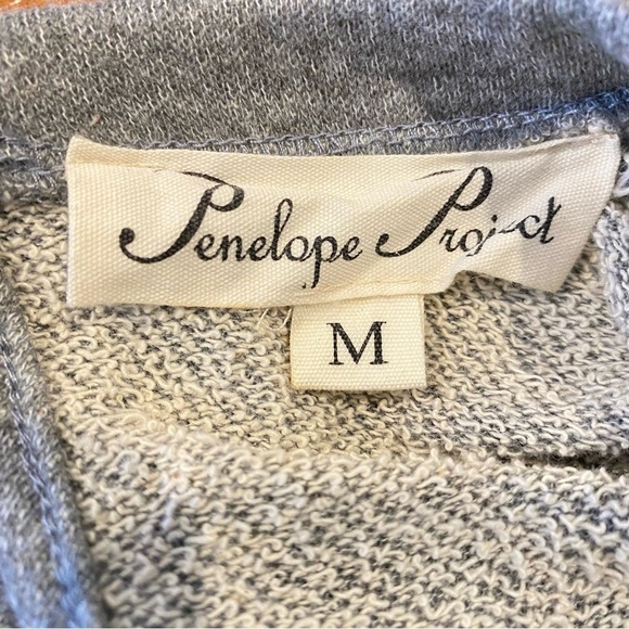 Penelope Project women's Medium Tiered bell sleeve dropped shoulder sweatshirt - Picture 5 of 5